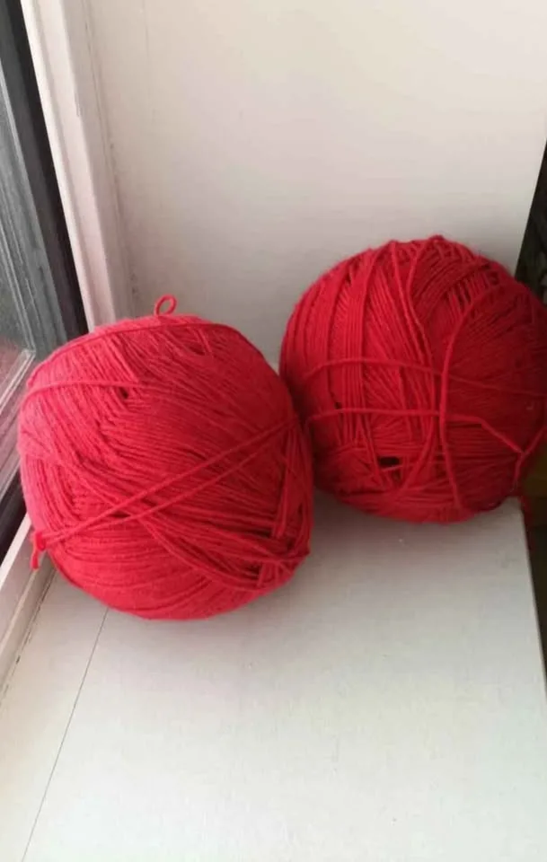 ‼️NEED GONE ASAP‼️ Christmas Red Yarn Balls image indicator(4)