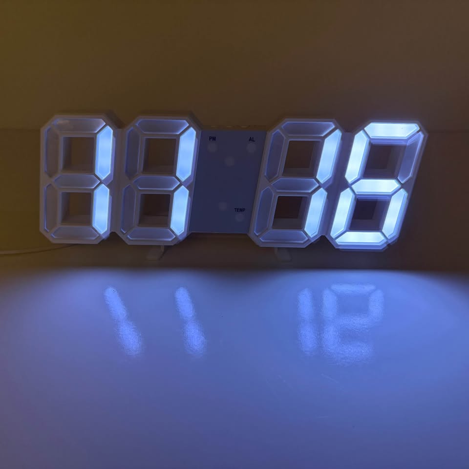 Big Digit Alarm Clock - USB powered - photo 2