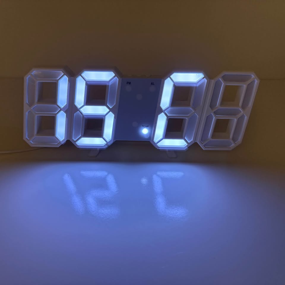 Big Digit Alarm Clock - USB powered - photo 3