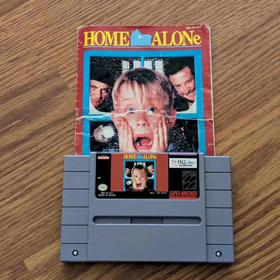 SNES - Home Alone Game in Box image indicator(3)