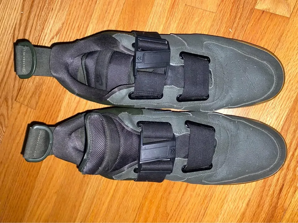 Scoop Some Sizable Sneakers! image indicator(4)