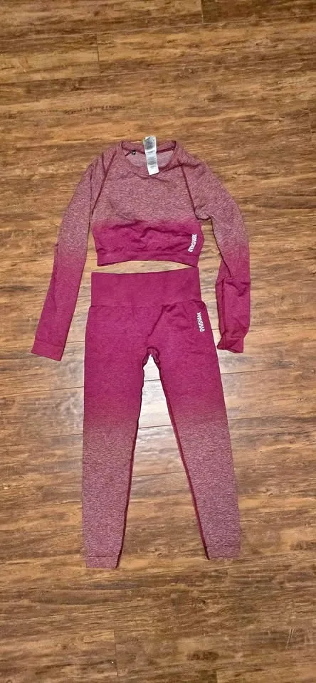 Gymshark Adapt Red Ombre Seamless Set - Medium