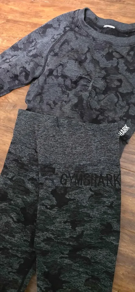 Gymshark Adapt Seamless Grey/Black Camo Set - Medium image indicator(2)