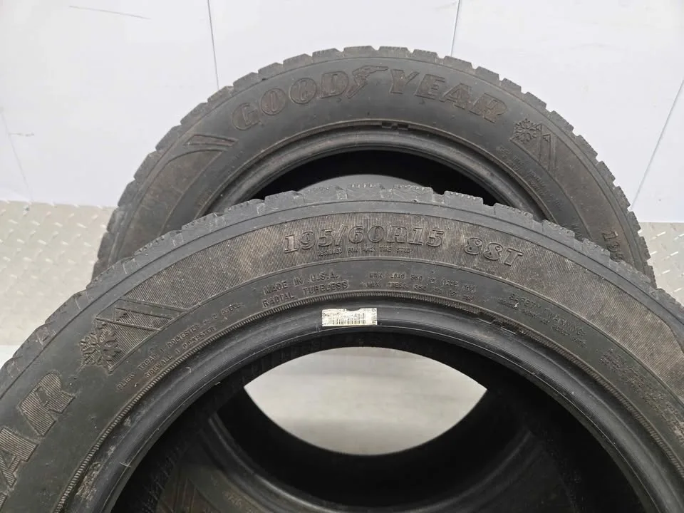 Goodyear Winter Command Tires- 195/60R15 image indicator(9)