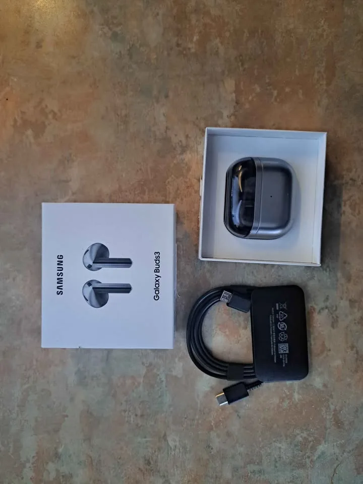 ORIGINAL SUMSUNG BUDS3 Earphones image indicator(2)