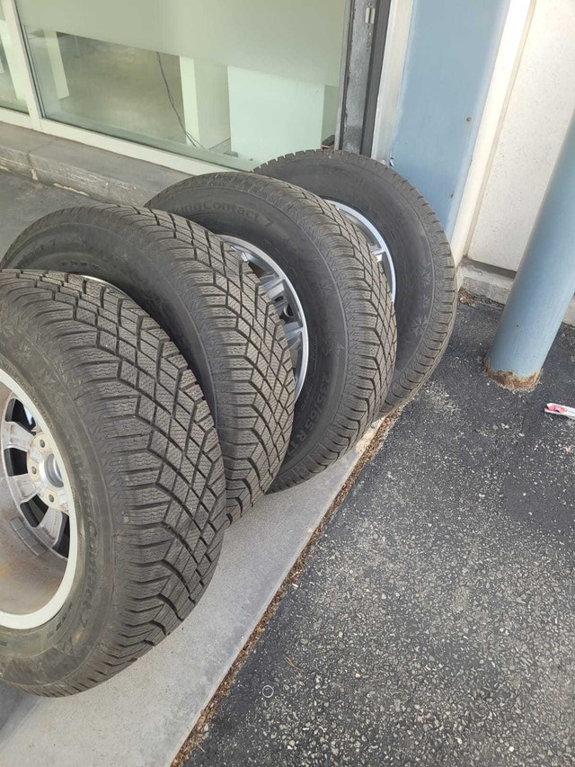 Audi Q5 Winter Tires on Rims - photo 2