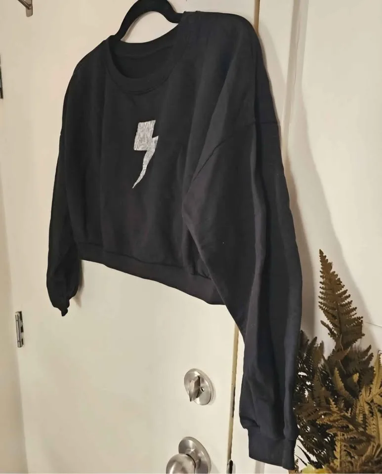 Funny sassy Lit That B* Up black cropped womens sweatshirt image indicator(7)