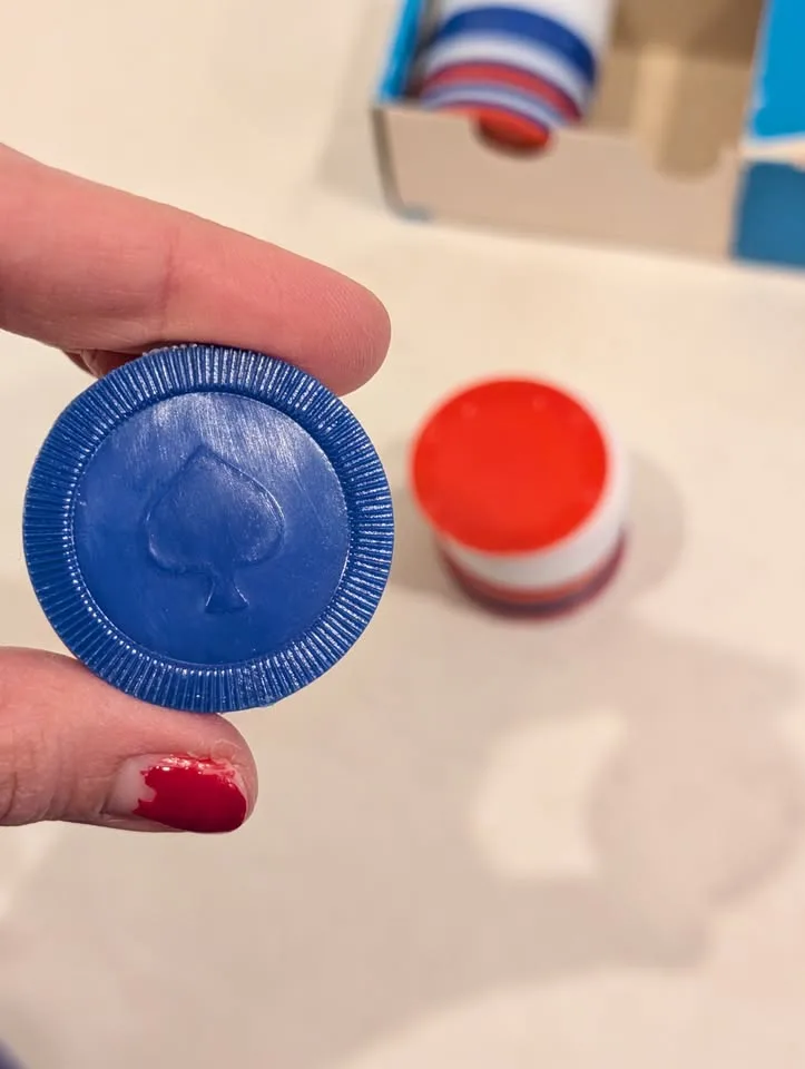 Vintage Ardsley 100 Plastic Poker Chips image indicator(6)