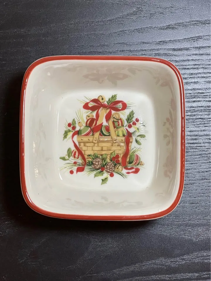 Longaberger Nature's Garland 5” Square Bowl image indicator(2)