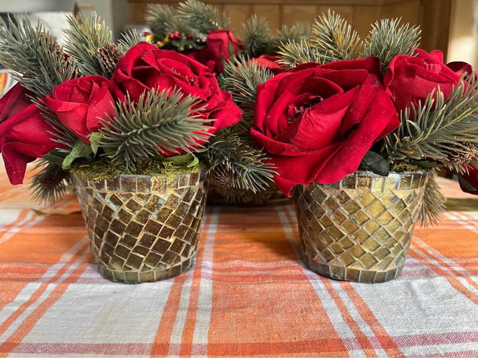Rose Bouquet Planters - photo 5