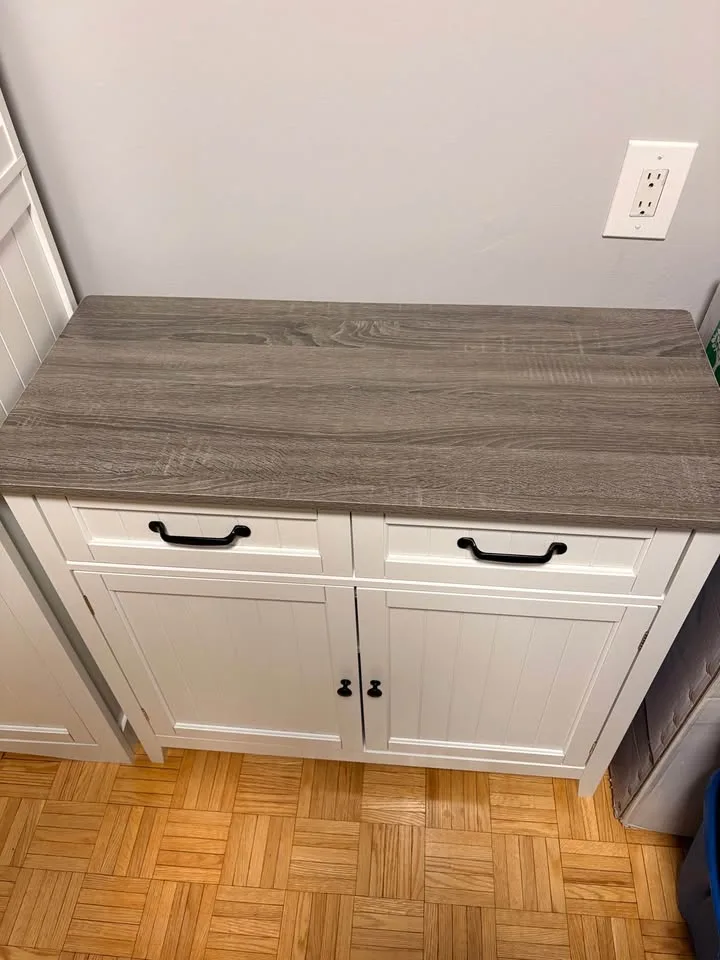 32” White Kitchen Storage Cabinet – Excellent Condition image indicator(3)