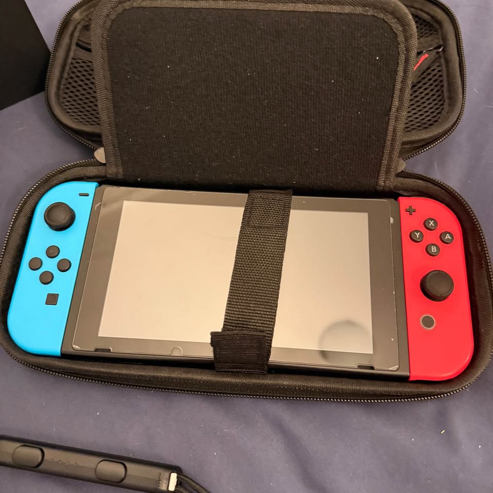 Nintendo Switch Console - photo 2