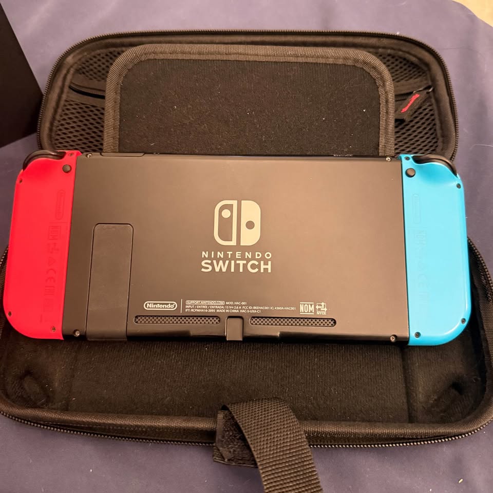 Nintendo Switch Console - photo 3