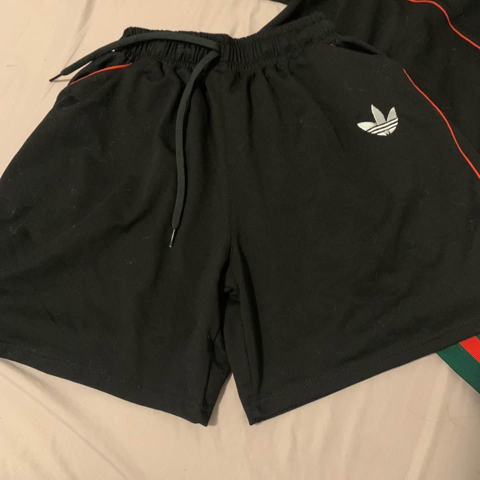 Adidas Black and Red Long Sleeve Shirt and Shorts Pants Set - photo 2