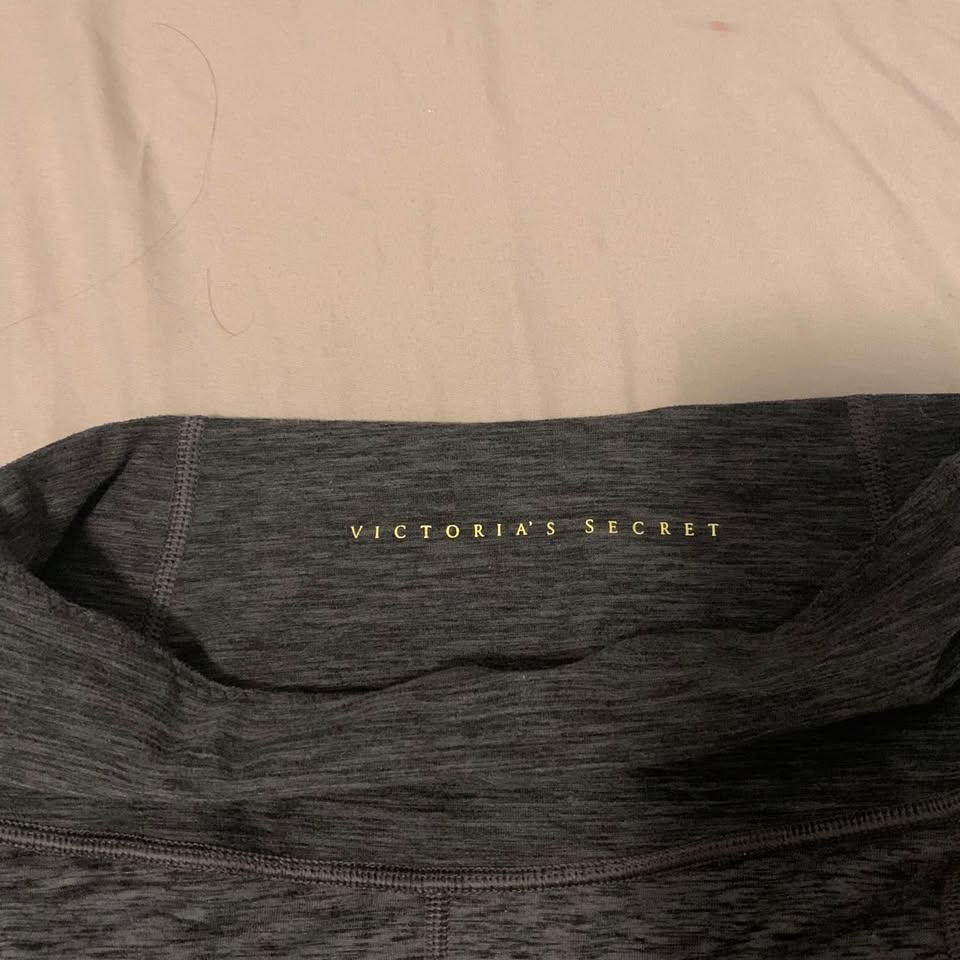 Victoria Secret Gray Capri Sport & Lounge Leggings - photo 4