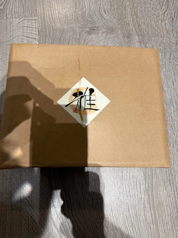 Japanese Porcelain Handcrafted in Japan image indicator(5)