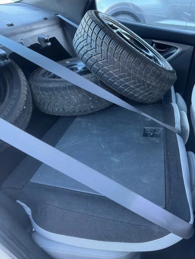 2013 Hyundai Elantra image indicator(6)