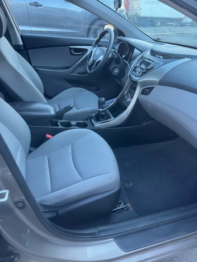 2013 Hyundai Elantra image indicator(7)