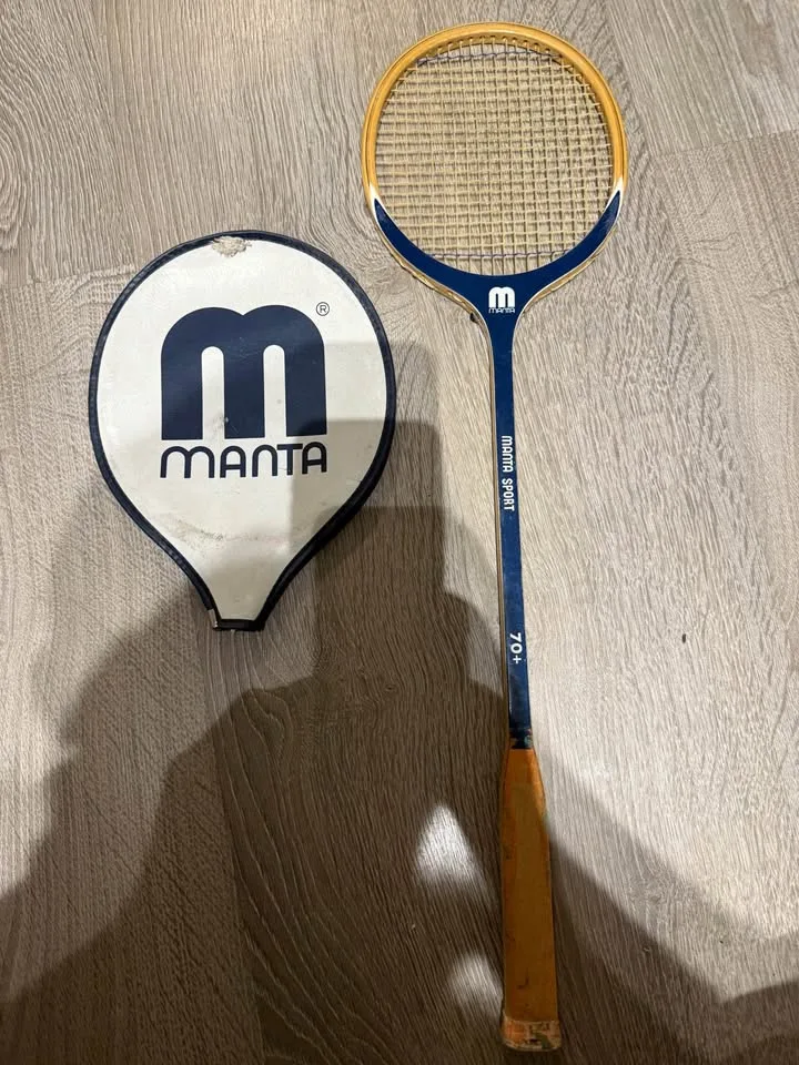VINTAGE ~ MANTA ~ WOOD SQUASH RACKET image indicator(2)