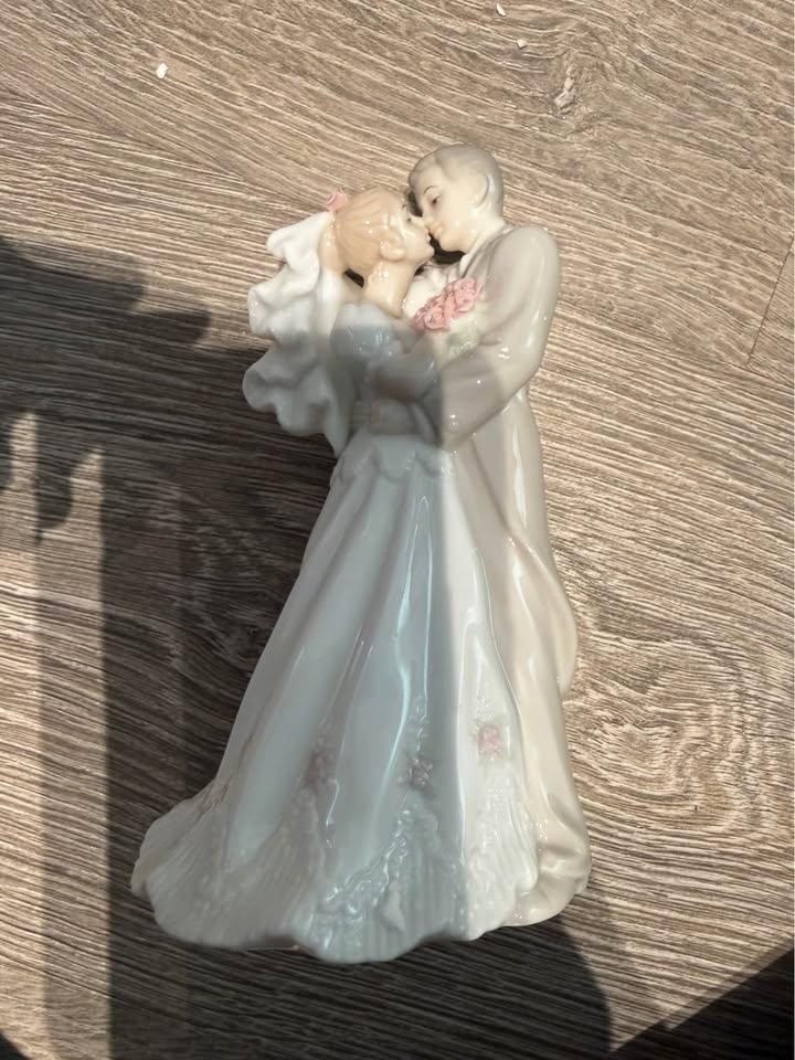 The Valencia Collection Roman Inc. Porcelain Bride & Groom Figur - photo 2