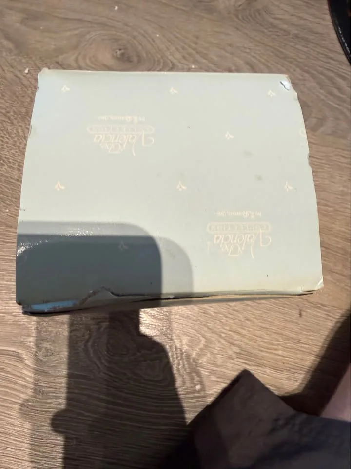 The Valencia Collection Roman Inc. Porcelain Bride & Groom Figur image indicator(7)