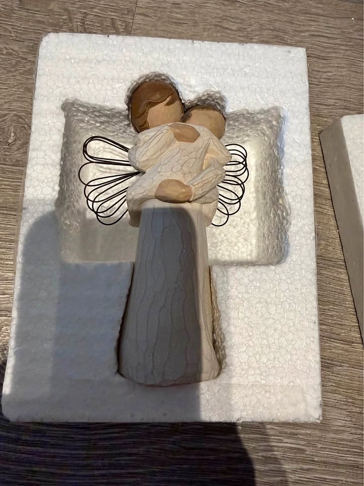 Willow Tree Angel of Friendship, Angel Carrying Dog