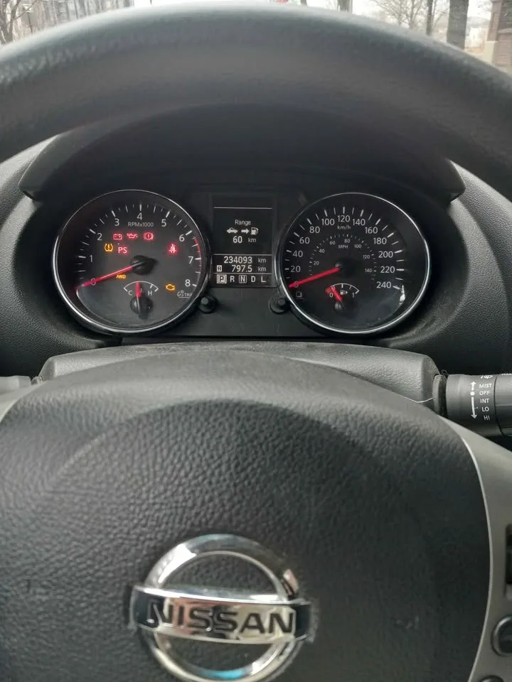 2011 Nissan Rogue image indicator(4)