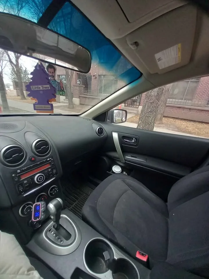 2011 Nissan Rogue image indicator(5)