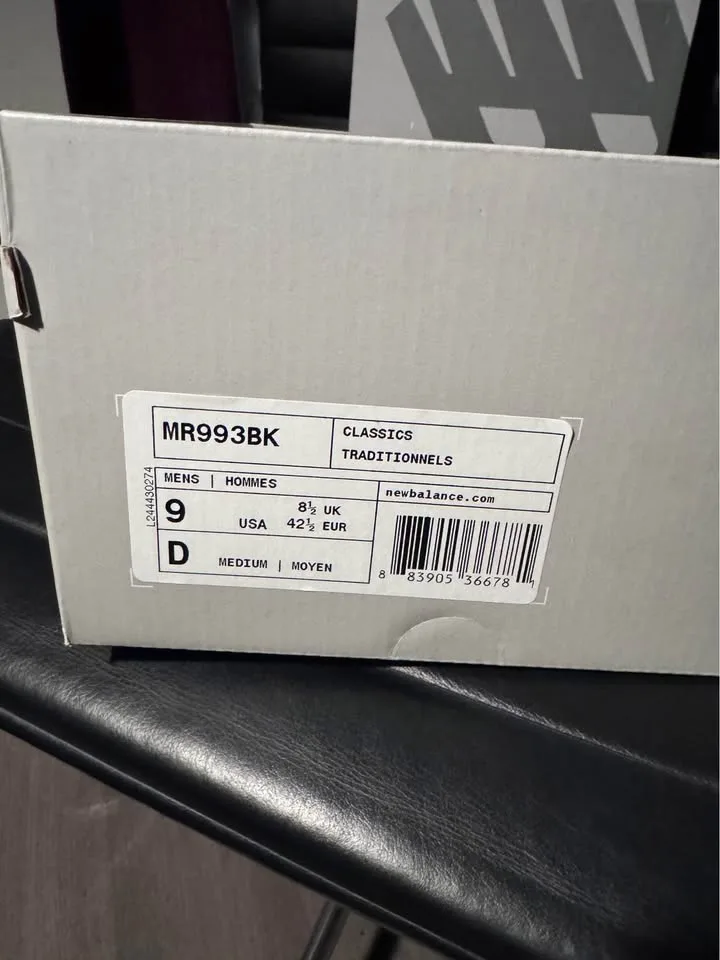 New Balance 993 Shoes sz9 image indicator(9)