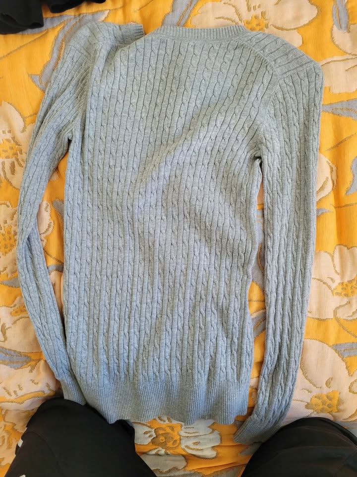 Tommy Hilfiger women's V-neck sweater - photo 2