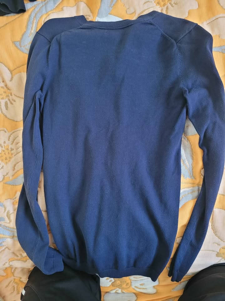 Tommy Hilfiger women's V-neck sweater - photo 2