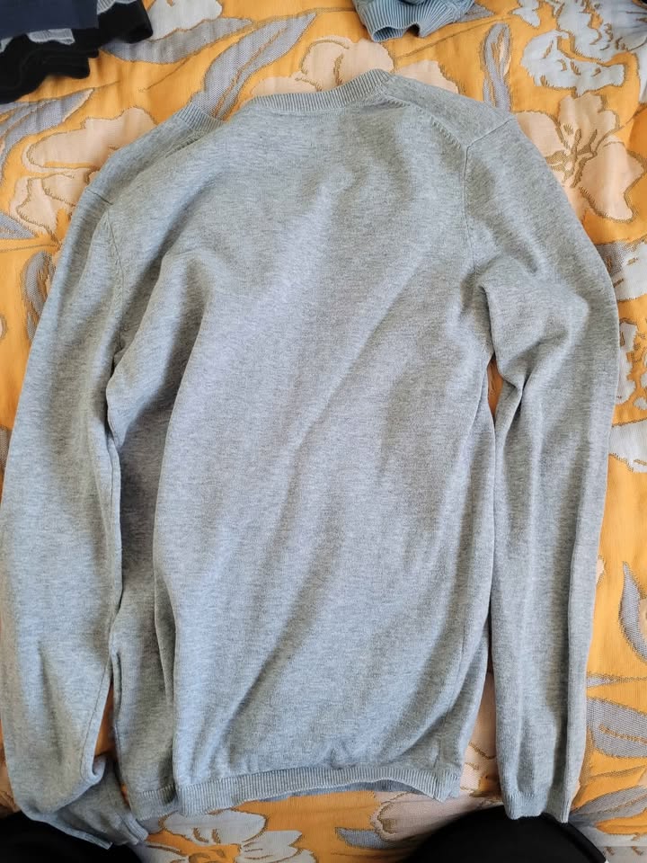 Tommy Hilfiger women's V-neck sweater - photo 2