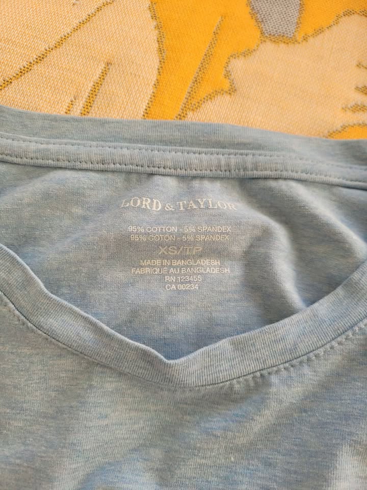 Lord & Taylor long-sleeve t-shirt - photo 2