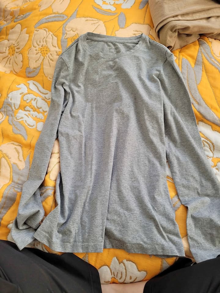 Lord & Taylor long-sleeve t-shirt