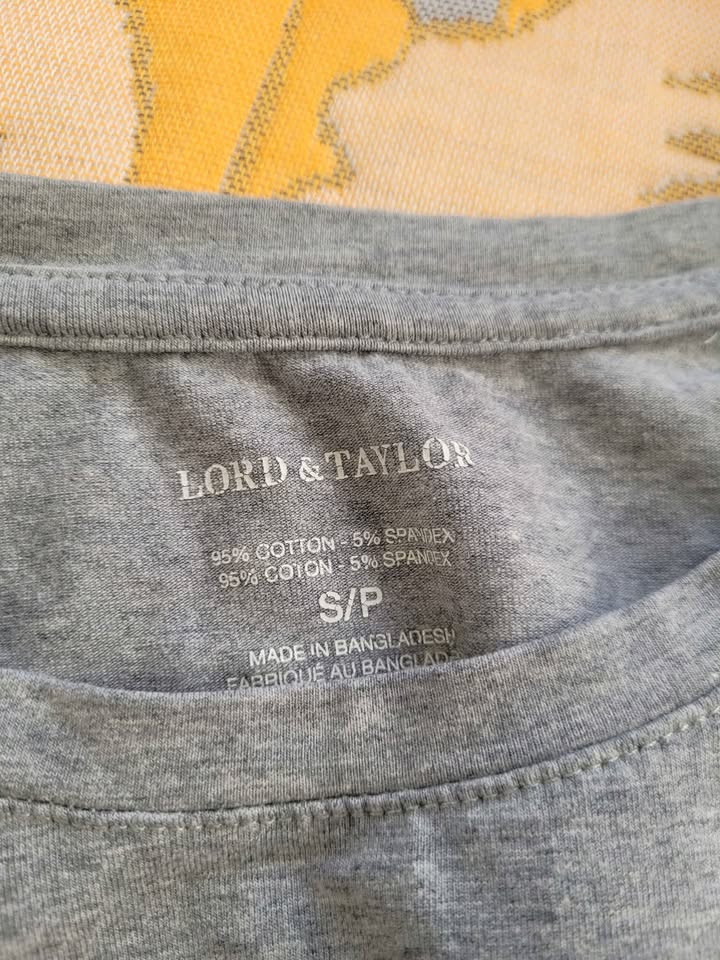 Lord & Taylor long-sleeve t-shirt - photo 2