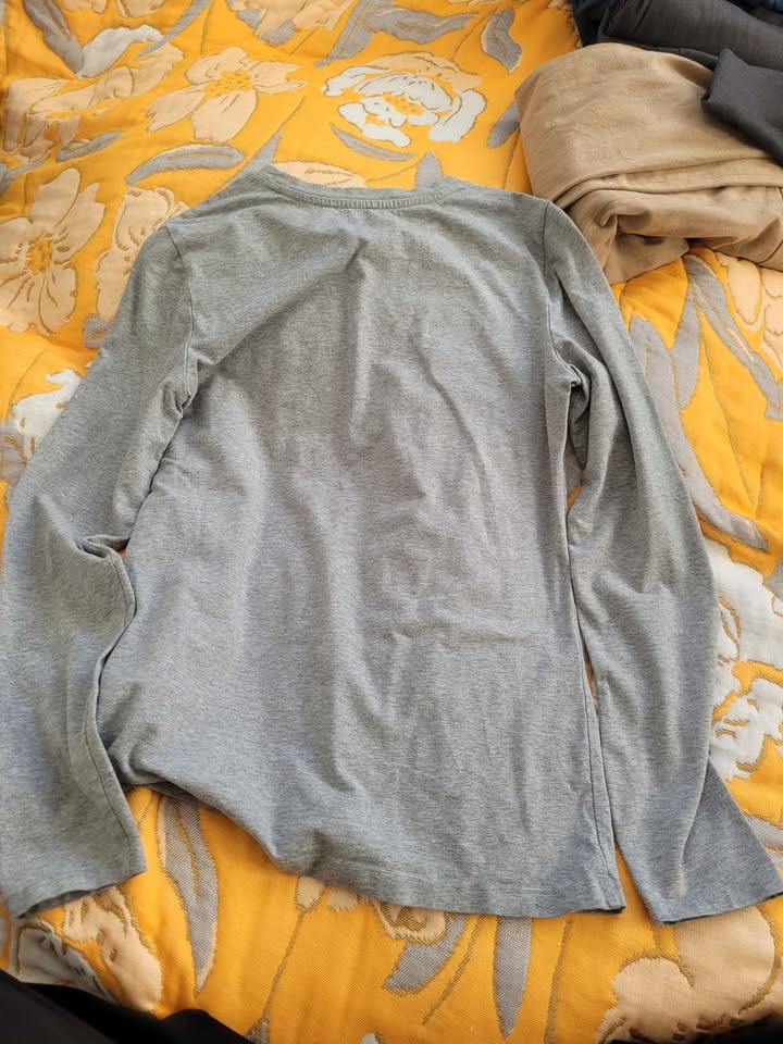 Lord & Taylor long-sleeve t-shirt - photo 3