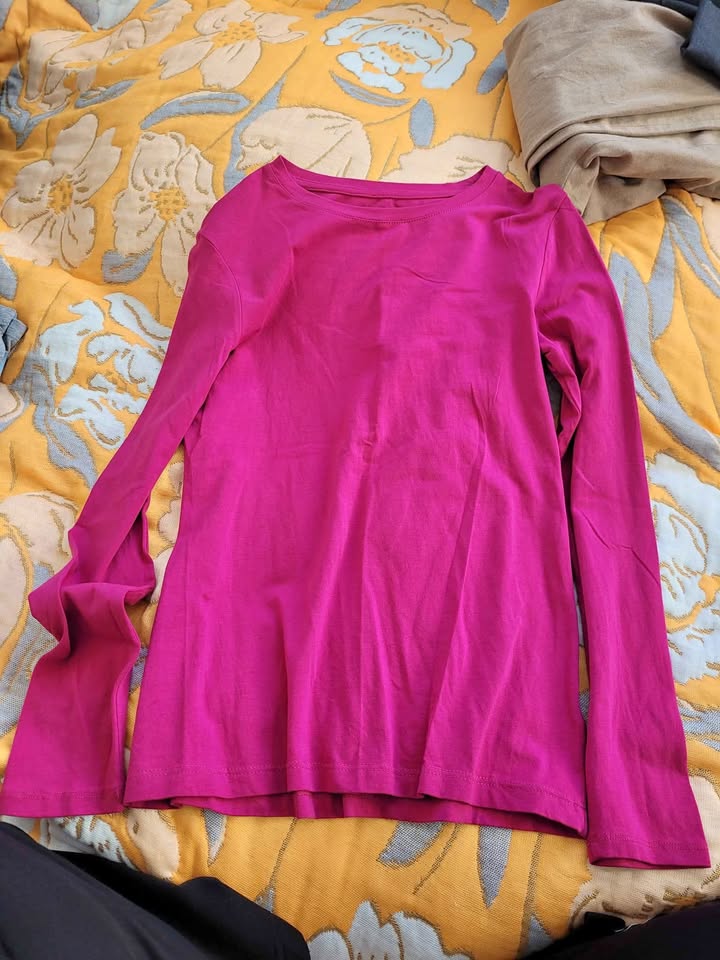 Lord & Taylor long-sleeve t-shirt