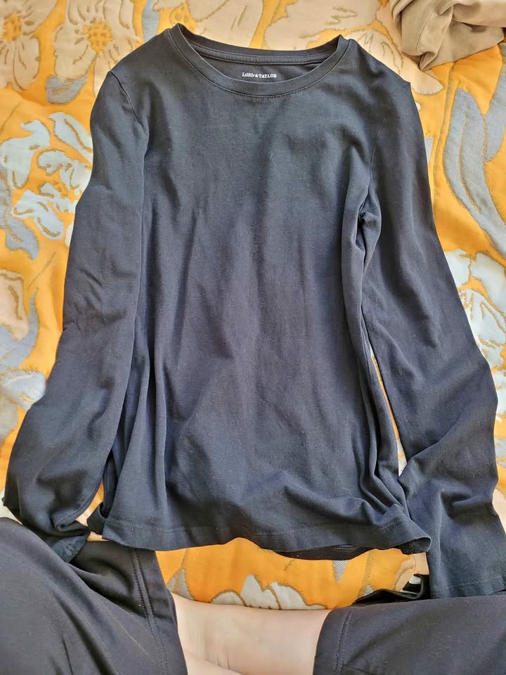 Lord & Taylor long-sleeve t-shirt