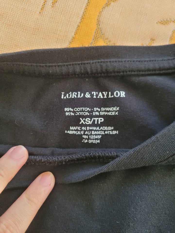 Lord & Taylor long-sleeve t-shirt - photo 2