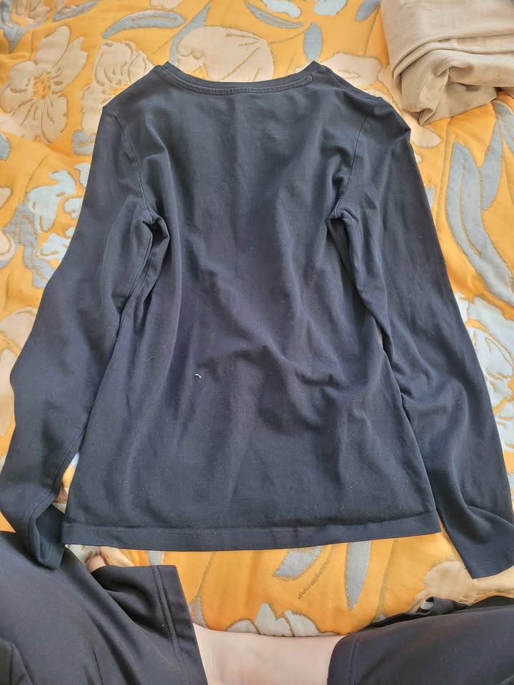 Lord & Taylor long-sleeve t-shirt - photo 3