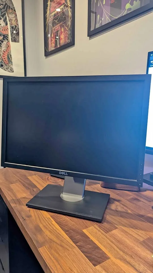 21.5" Dell Monitor 1920x1080 resolution