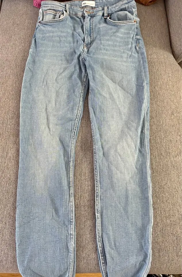 Zara skinny jeans can be stretchy