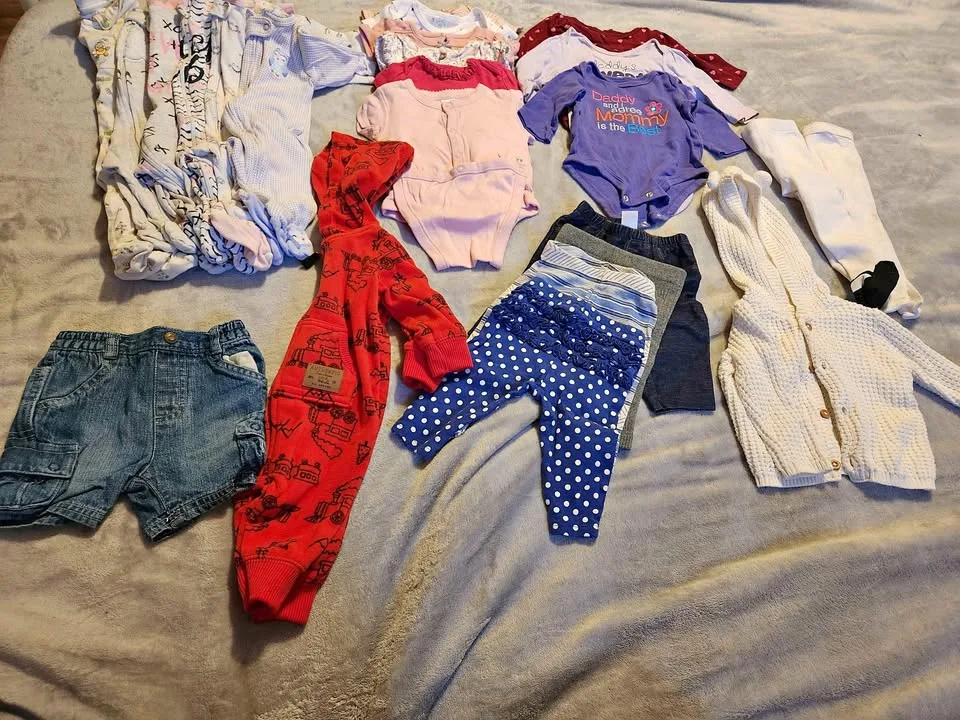Baby clothes bundle - 0-3M
