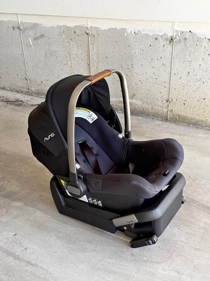 NUNA baby carseat
