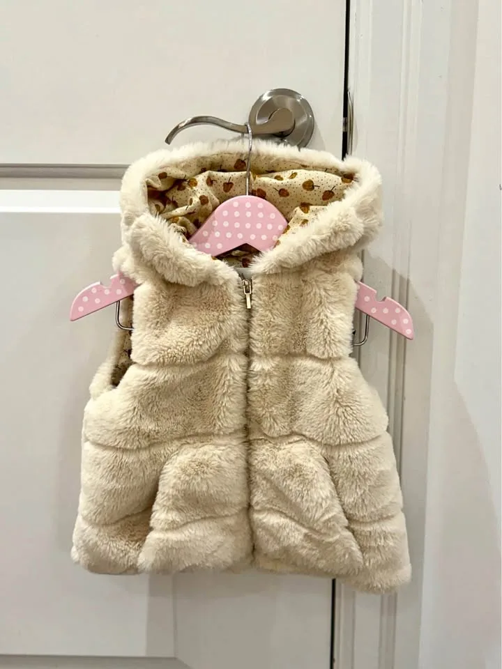 Zara Baby Faux Fur Vest (12–18 m) — Like New