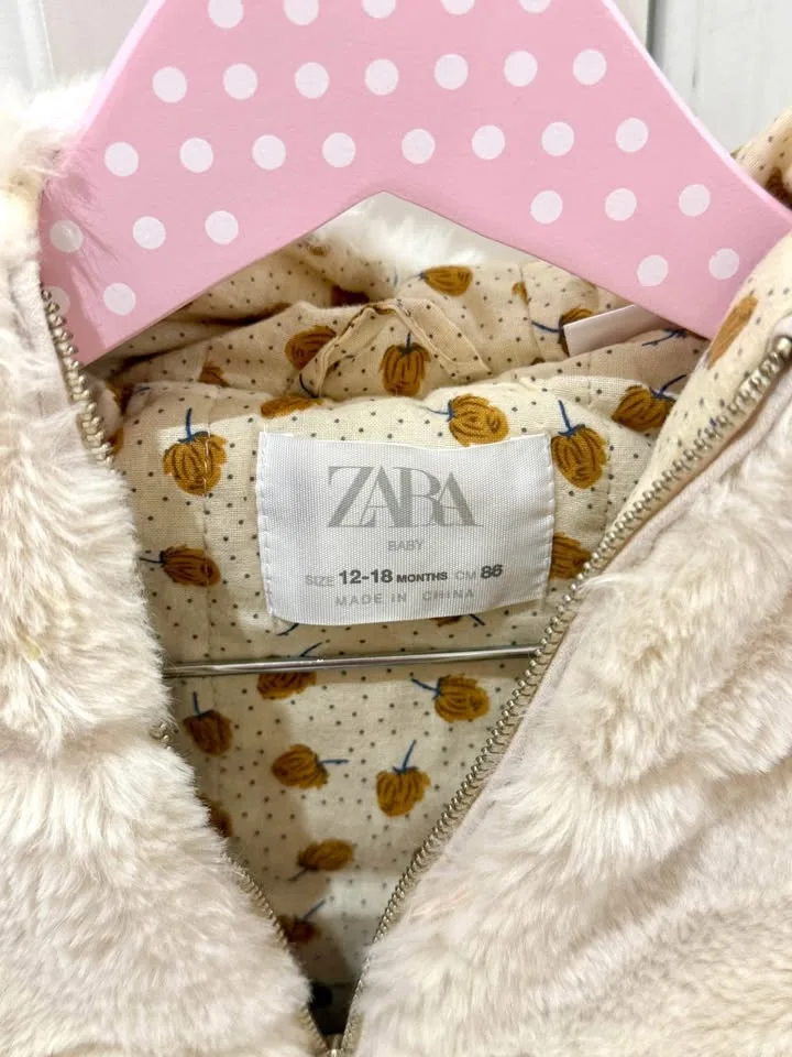 Zara Baby Faux Fur Vest (12–18 m) — Like New image indicator(2)