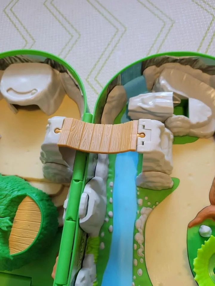 Pokémon Carry Case Playset backpack, figurines NOT included image indicator(7)