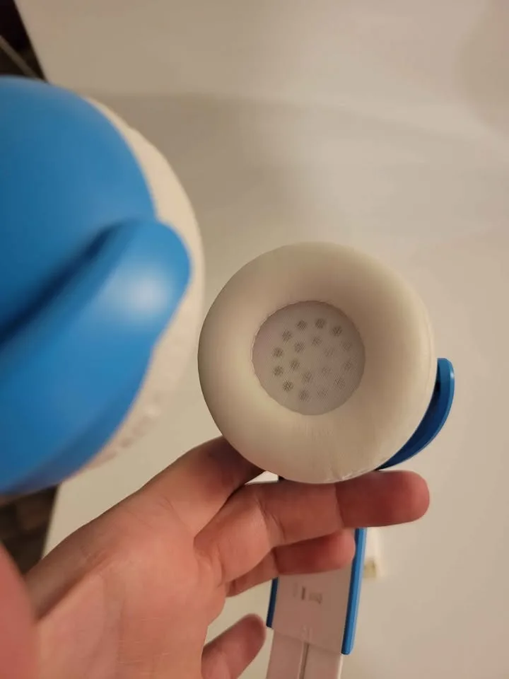 Blackweb on-ear kids' wireless bluetooth headphones, blue image indicator(5)