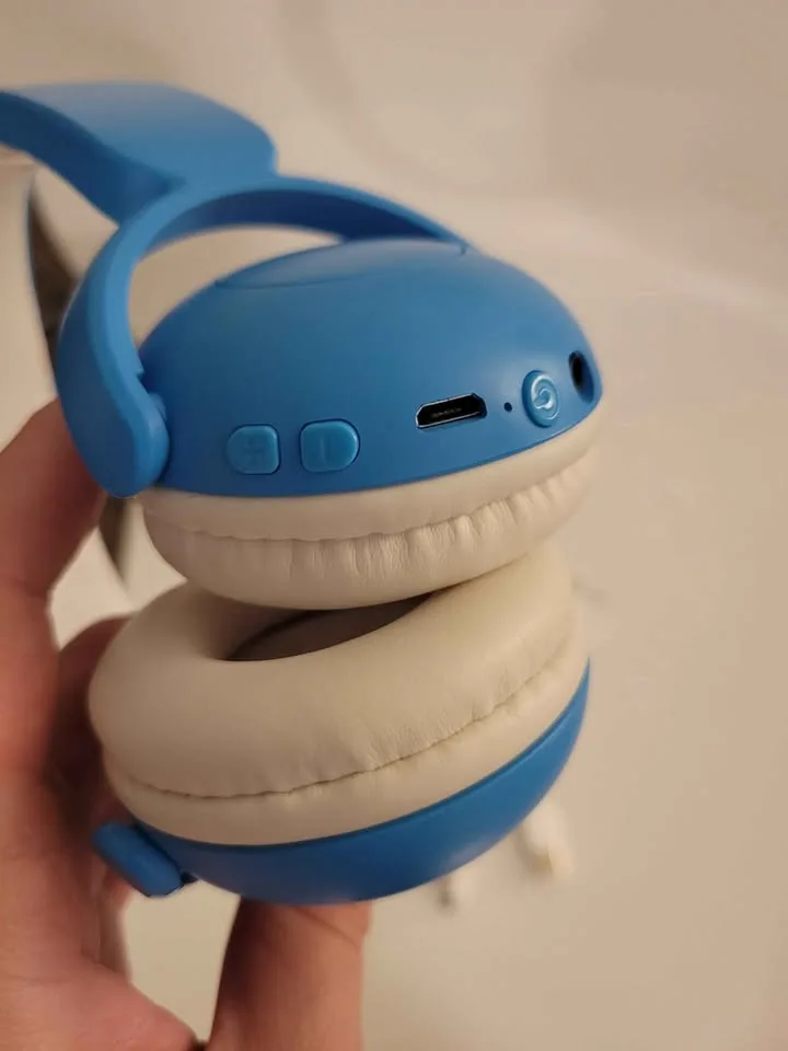 Blackweb on-ear kids' wireless bluetooth headphones, blue image indicator(6)