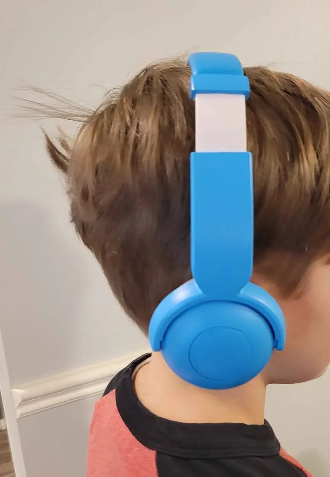 Blackweb on-ear kids' wireless bluetooth headphones, blue image indicator(8)